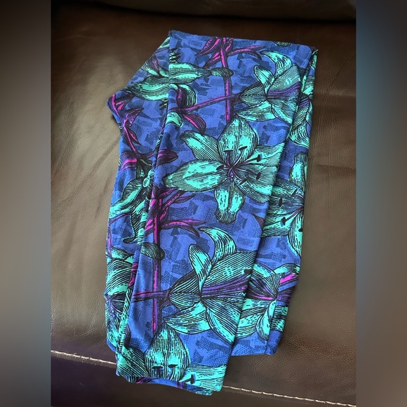 Lot of LulaRoe Leggings - Tall and Curvy (never worn) - Picture 5 of 14